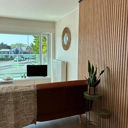 Апартаменты Free Parking I Pet Friendly I 5 Min To The Sea *